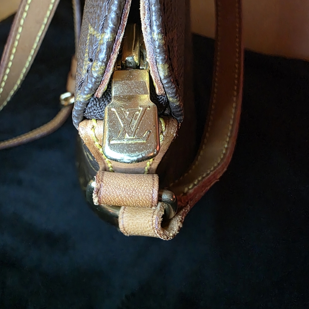 Vintage Pre-loved Louis Vuitton Drouot Monogram Crossbody/Shoulder Bag - Picture 5 of 15